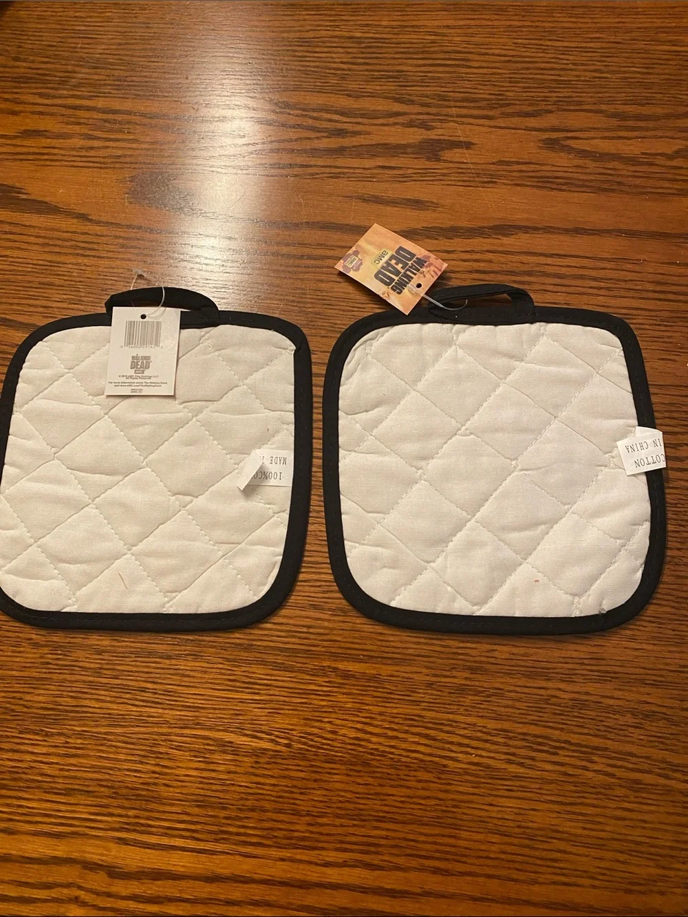 The Walking Dead Licensed Black & Yellow Pot Holders - Set of 2